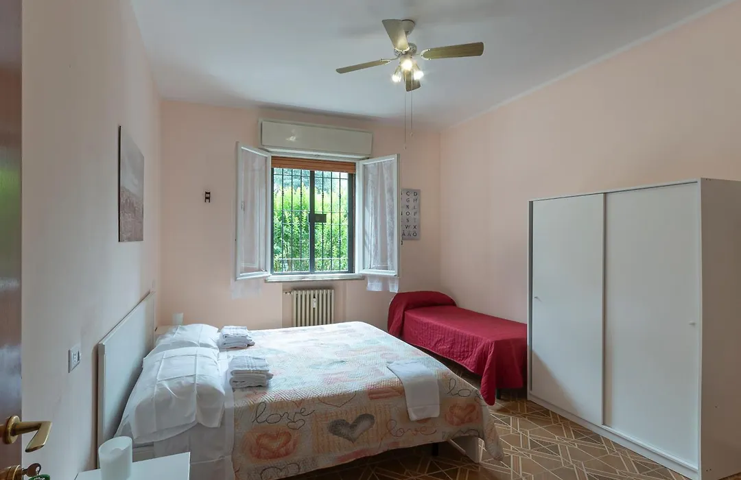 Fare Bnb Room Via Monte 14-1