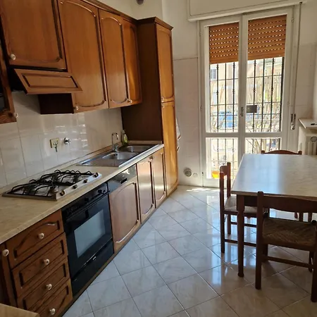 Fare Bnb Room Via Monte 14-3